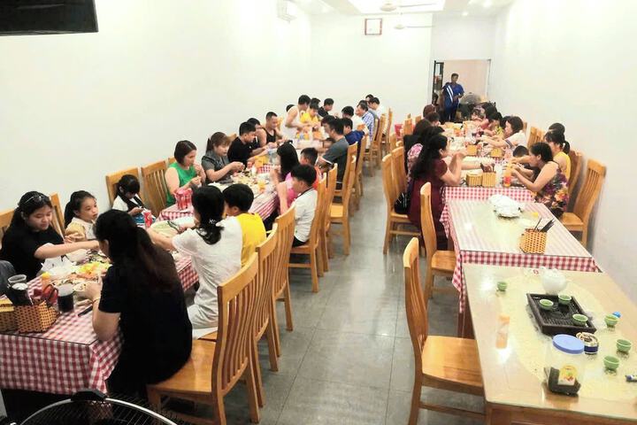 Dining 20 of 23