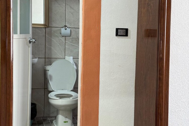 Room 12 of 27