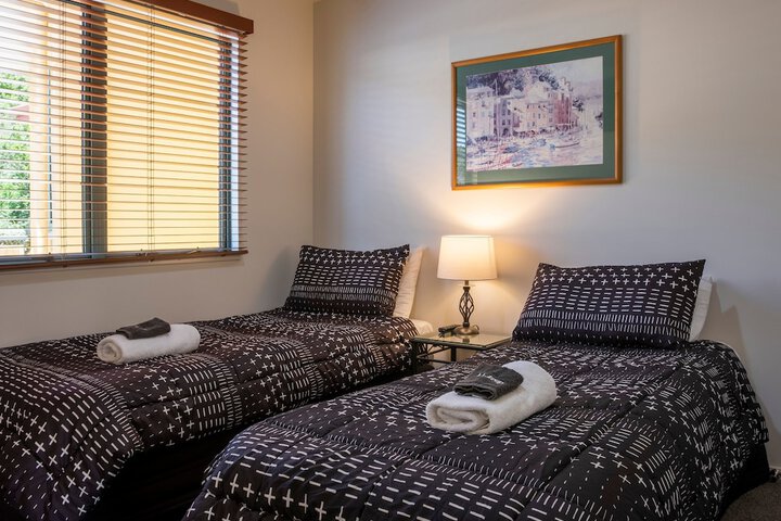 Room 6 of 49