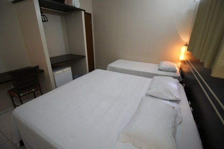 Room 52 of 183