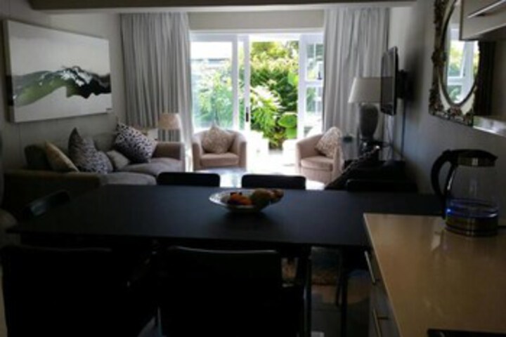 Room 7 of 12