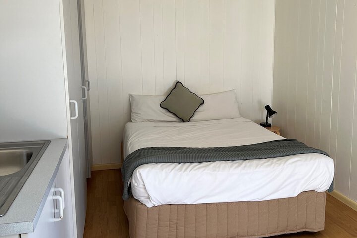 Room 10 of 73