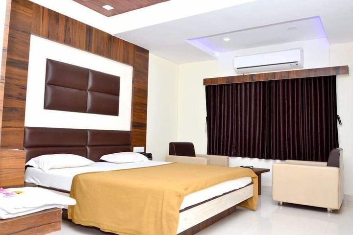 Room 6 of 24