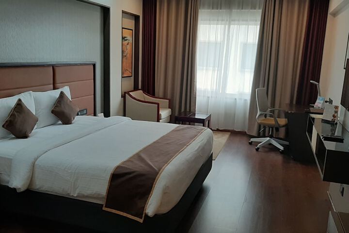 Room 9 of 75