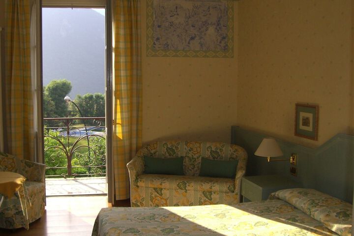 Room 3 of 20