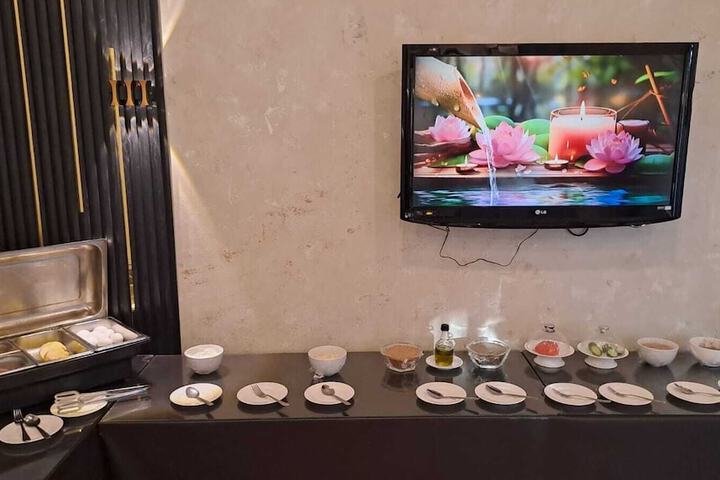 Dining 36 of 68
