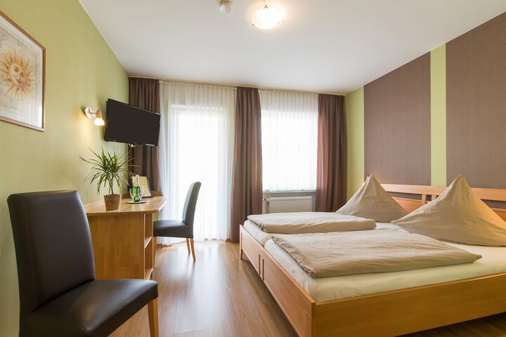 Room 4 of 41