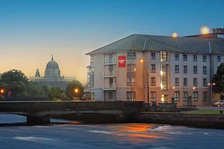 Hotel 64 of 69