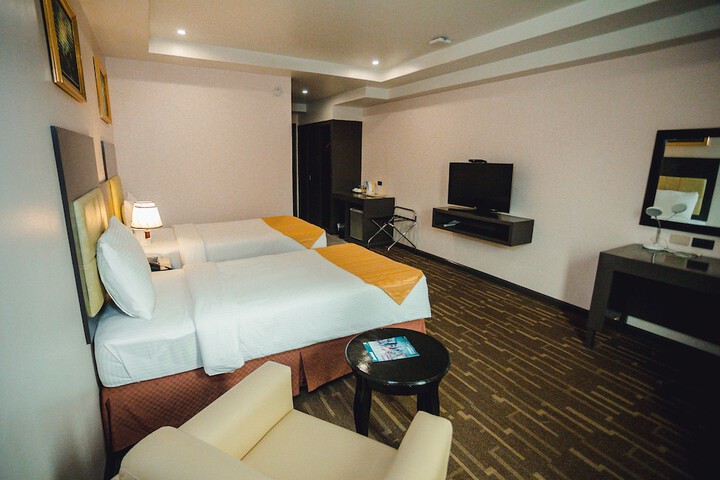 Room 6 of 51