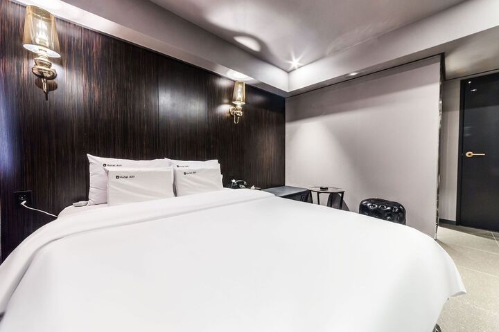 Room 74 of 84