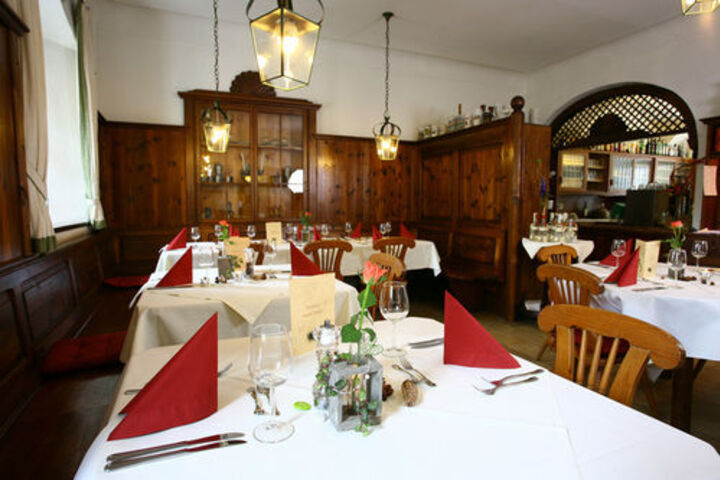 Dining 2 of 26