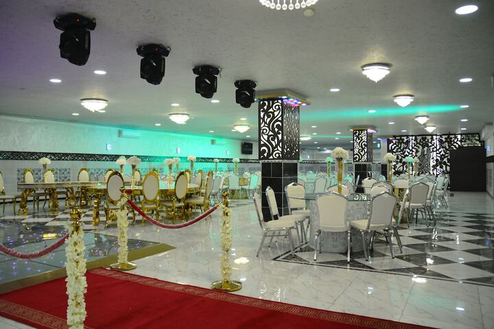 Ballroom/Hall 114 of 125