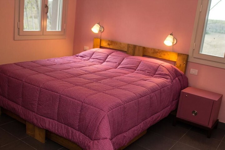 Room 2 of 37
