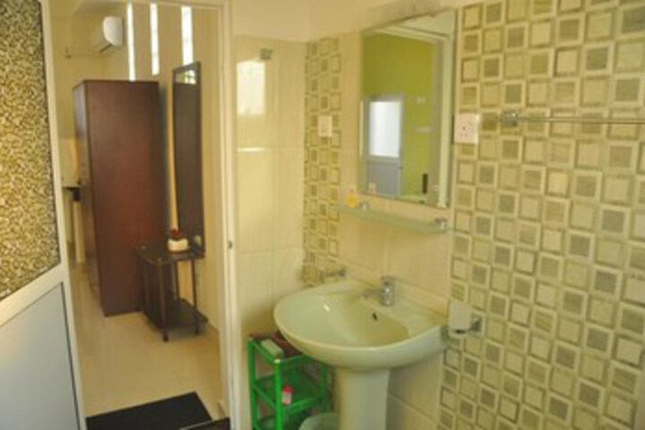 Room 2 of 18