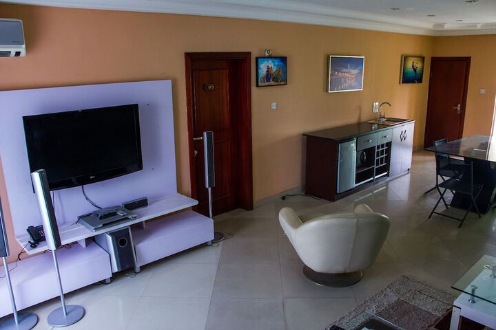 Room 30 of 69