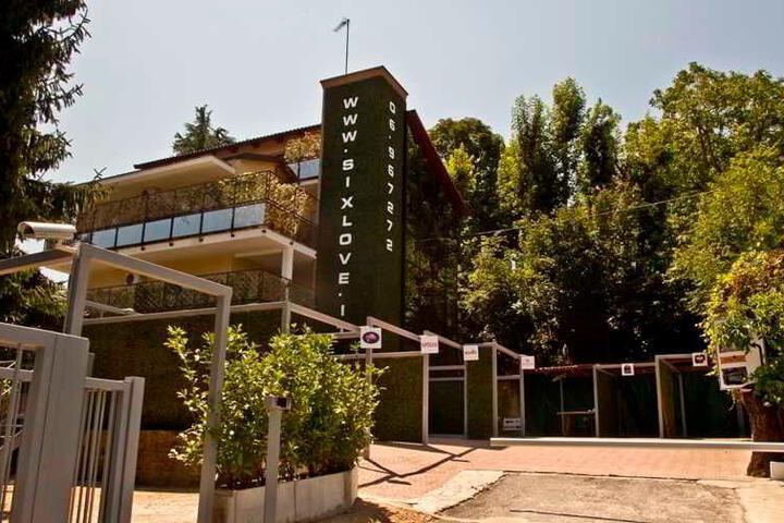 SIXLOVE GATE THOVEZ