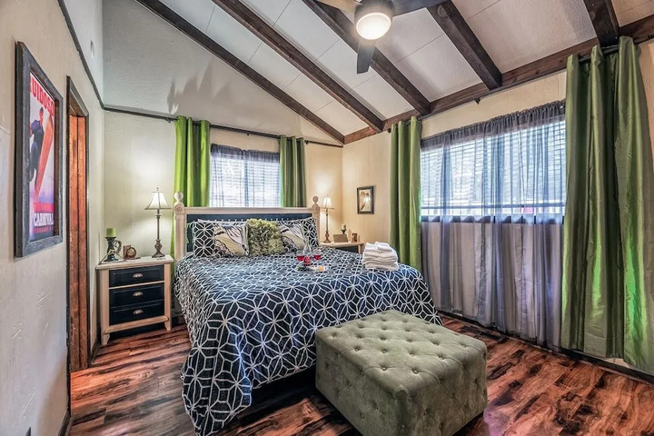 Room 2 of 18