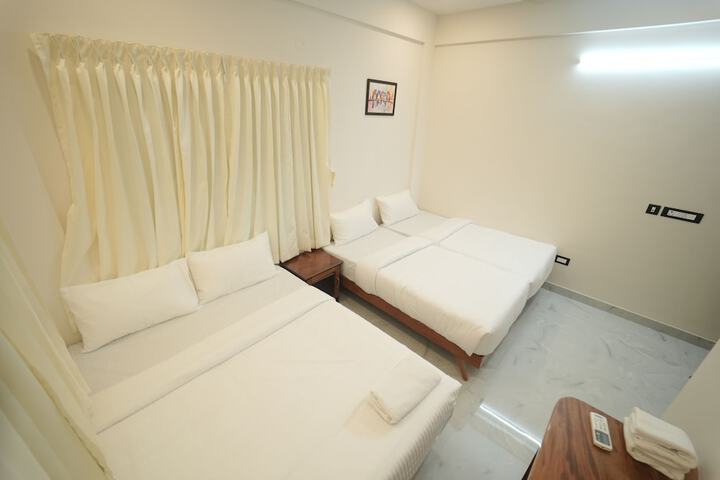 Room 8 of 13