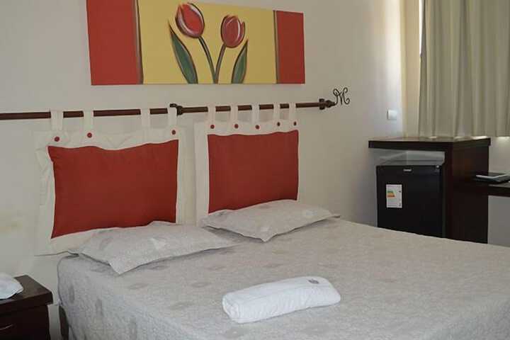 Room 8 of 19