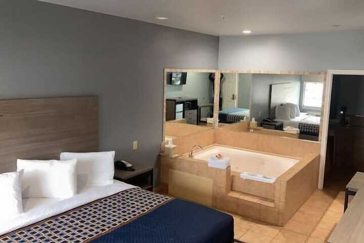 Room 14 of 32