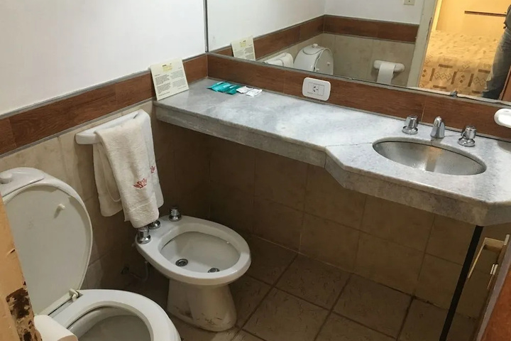 Room 9 of 29