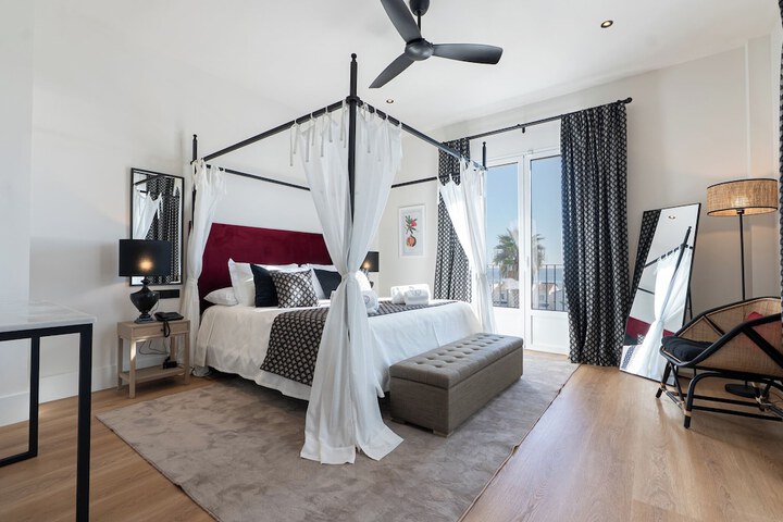 Room 6 of 56