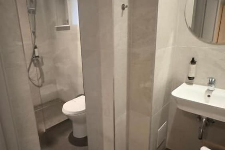 Room 16 of 21