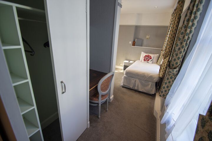 Room 43 of 70