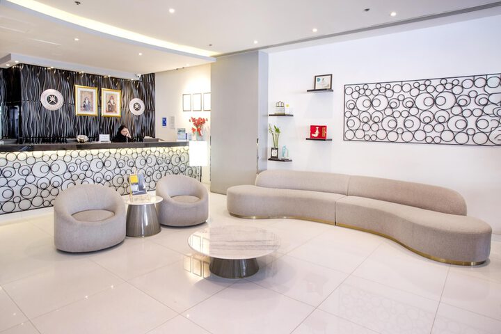 Entrance & Lobby