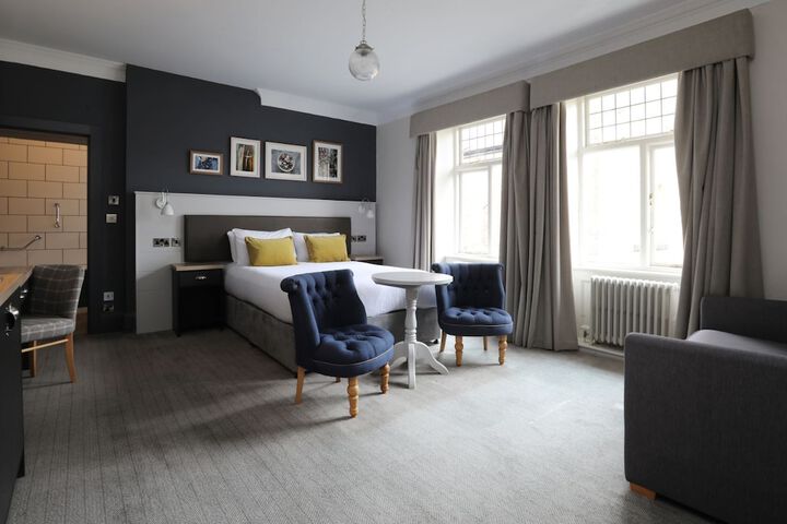 Room 50 of 102
