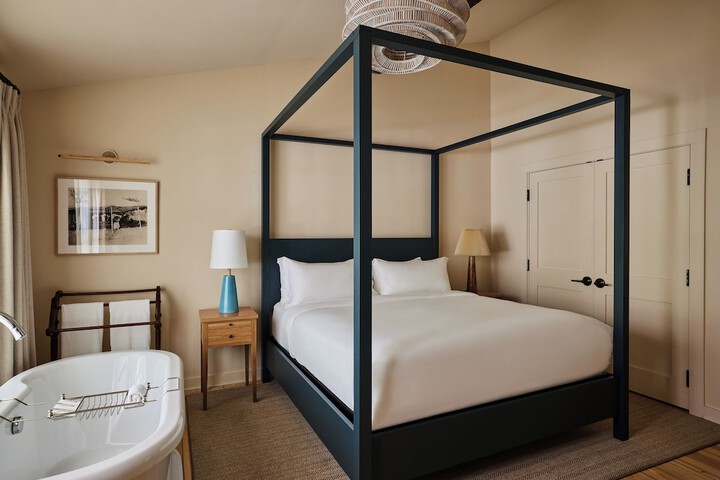 Room 25 of 124