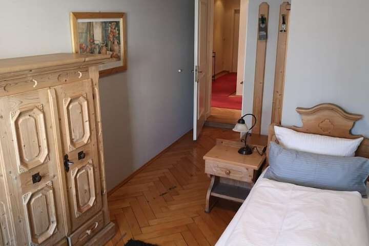 Room 14 of 111