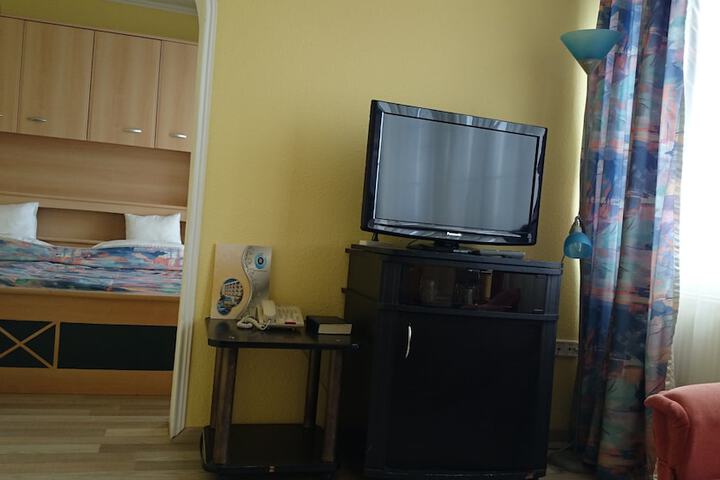 Room 8 of 34
