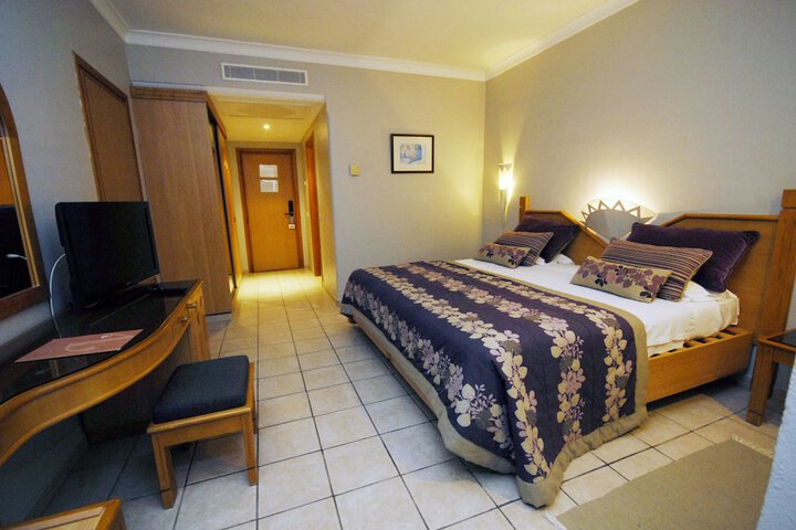 Room 17 of 148