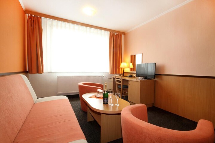 Room 25 of 52