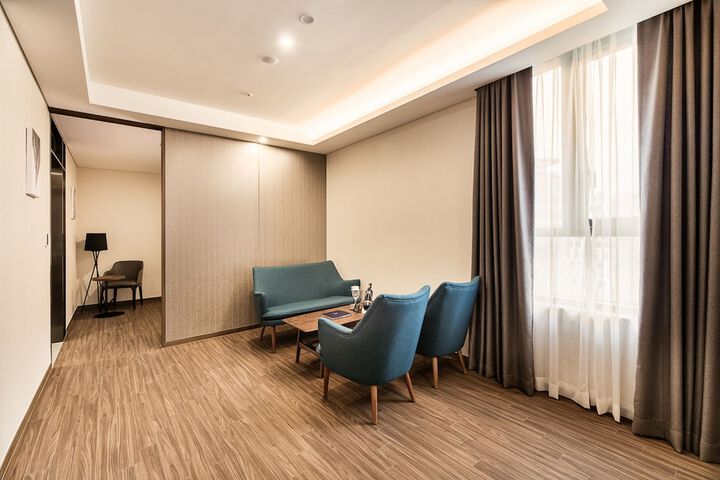 Room 32 of 69