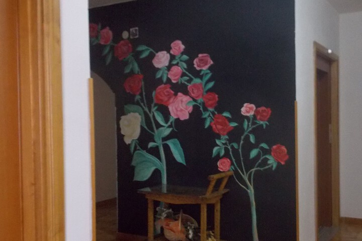 Room 32 of 65