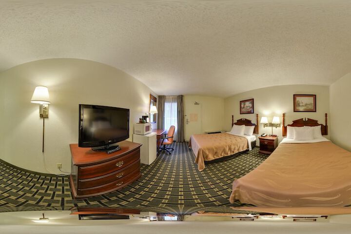 Standard Room, King or Two Doubles (6 of 9)