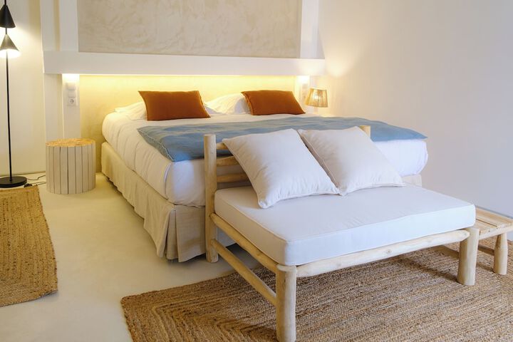 Room 6 of 80