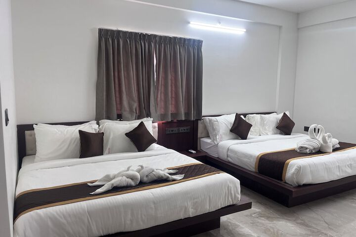 Room 5 of 6