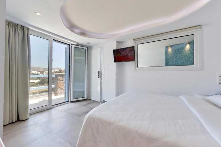 Room 9 of 106