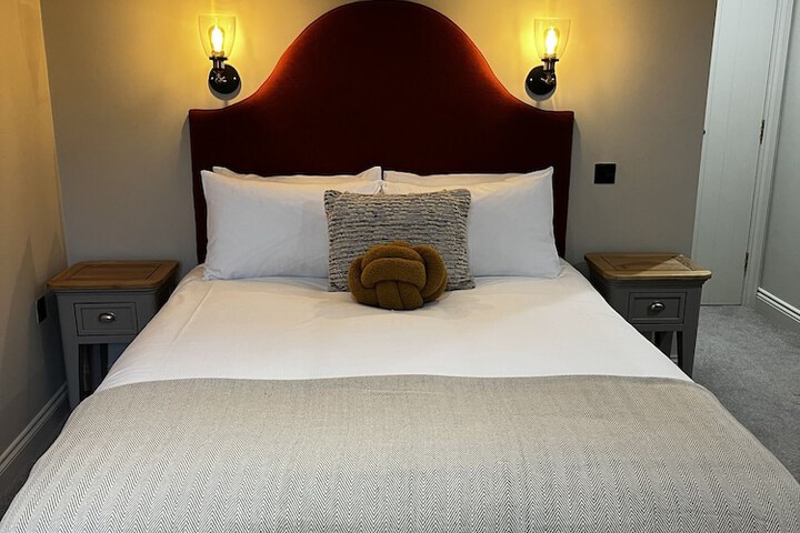 Room 5 of 24