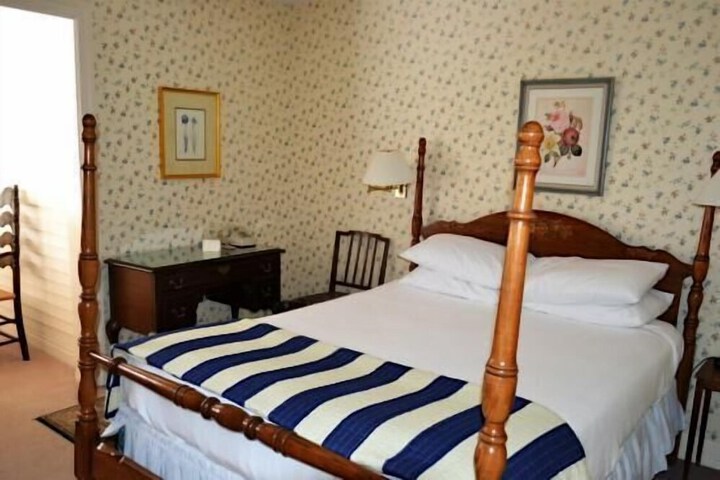 Room 12 of 43