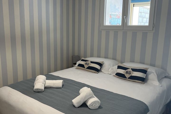 Room 17 of 28