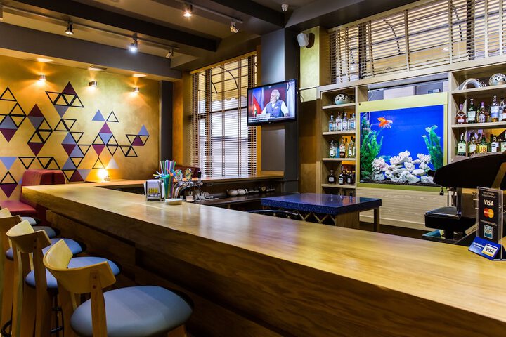 Lounge 99 of 148