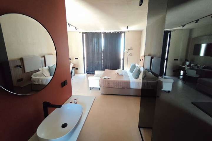 Room 93 of 123