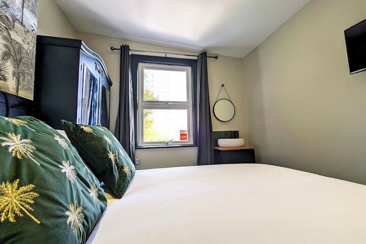 Room 72 of 125