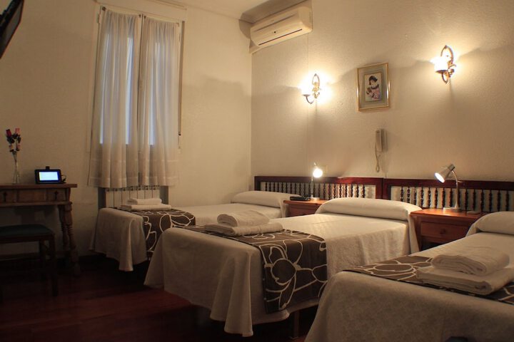 Room 6 of 32