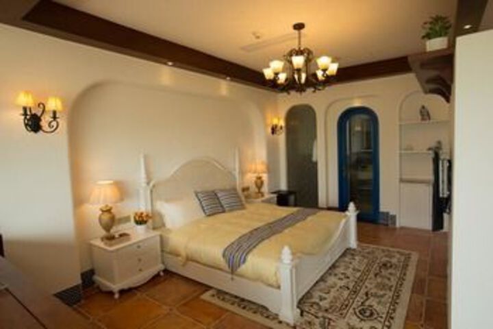 Room 1 of 24