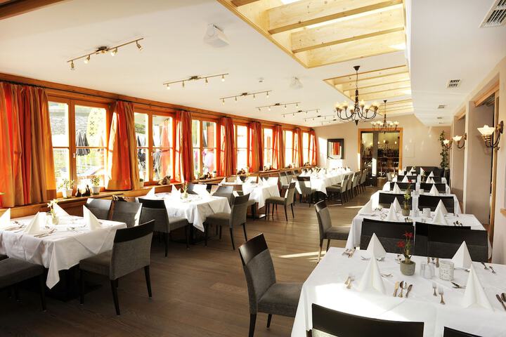 Dining 57 of 70